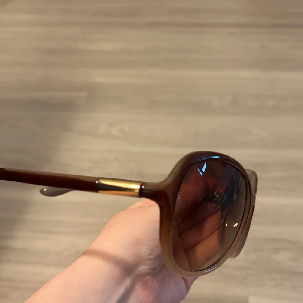 Stylish Round Brown Sunglasses